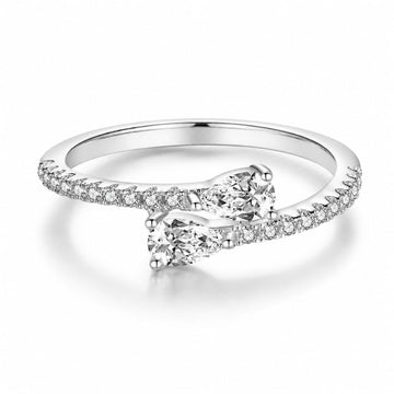 Odette, ring i äkta silver med två droppslipade stenar över ett band av små kristaller