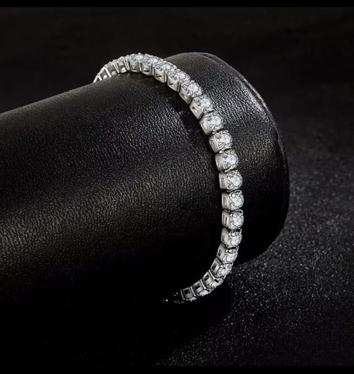 Rivière tennisarmband närbild